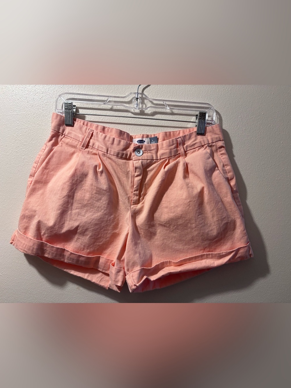 Old Navy Peach Cuffed Chino Shorts Women’s Size 4